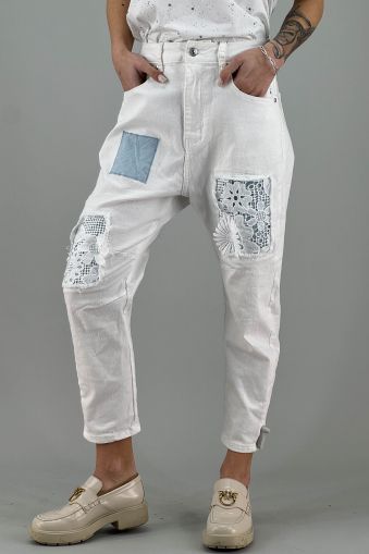 Дамски дънки в бяло 