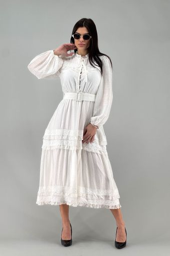 Рокля в бяло