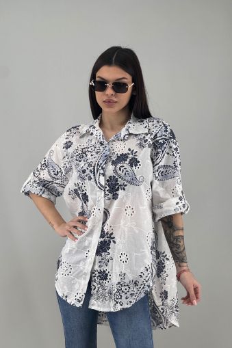 Дамска риза в бяло и синьо