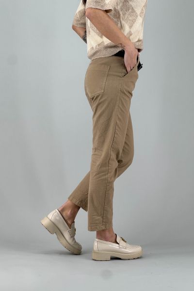 Дамски панталон с висока талия и колан в светло кафяво