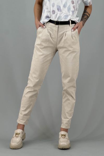 Дамски панталон със стеснена линия и класическа талия в екрю