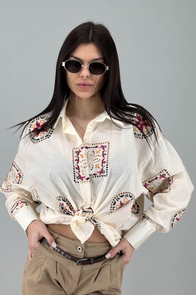 Дамска риза с бродиран етно мотив