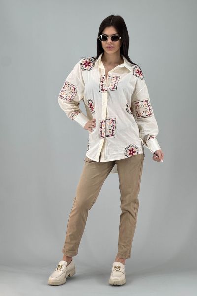 Дамска риза с бродиран етно мотив