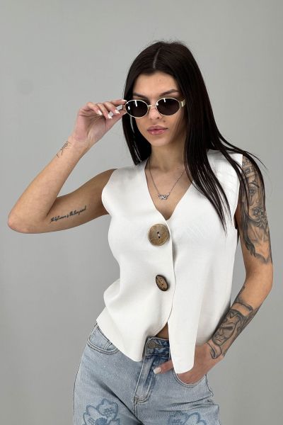 Бутиков елек с дизайнерски копчета бяло