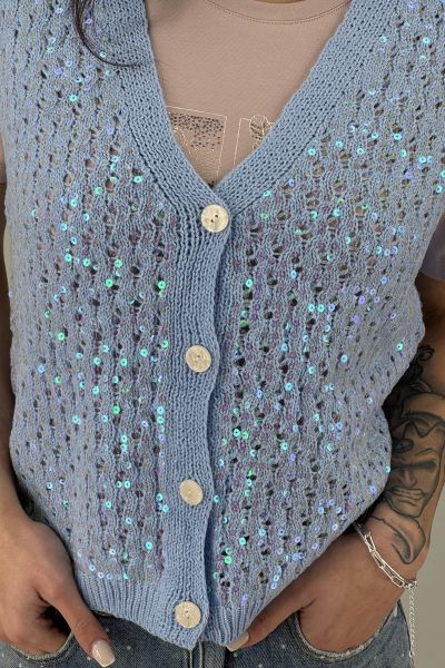 Дамски елек плетиво в светло синьо