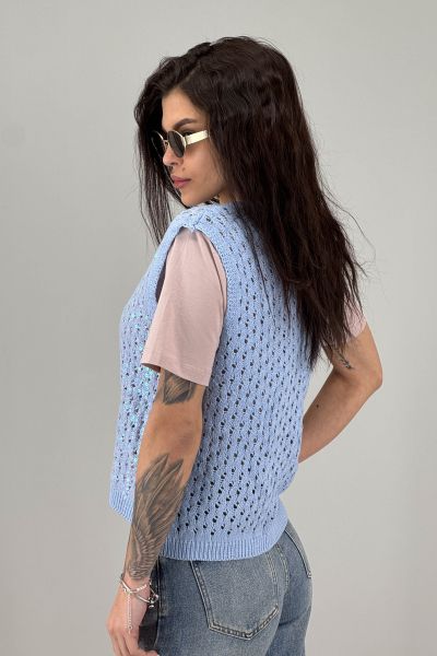 Дамски елек плетиво в светло синьо