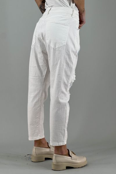 Дамски дънки в бяло 