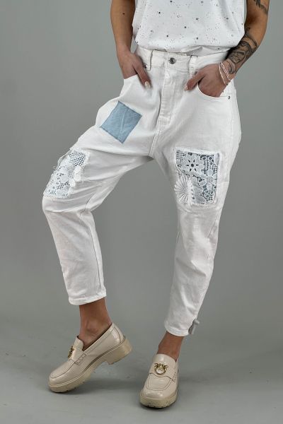 Дамски дънки в бяло 