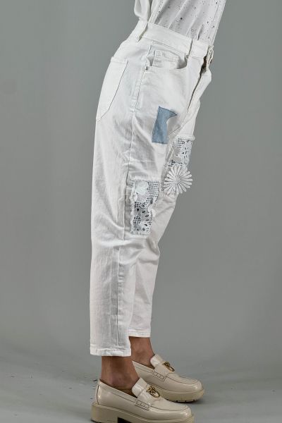 Дамски дънки в бяло 