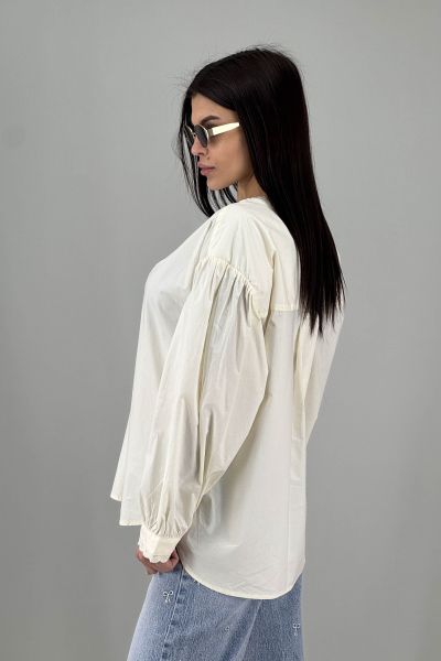 Дамска риза в бяло-крем