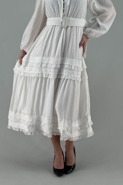 Рокля в бяло