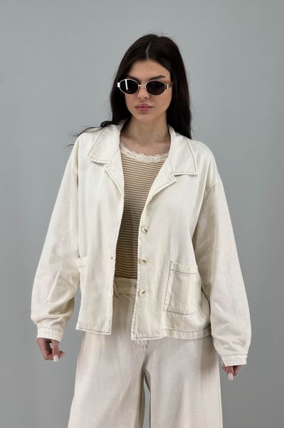 Дамско яке в бяло-крем