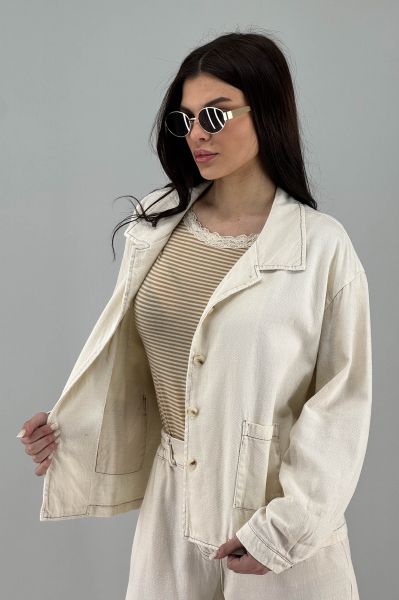 Дамско яке в бяло-крем