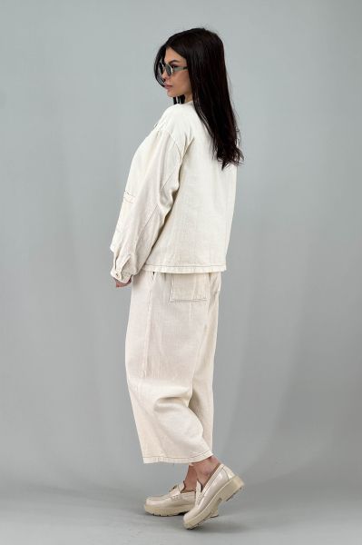 Дамско яке в бяло-крем