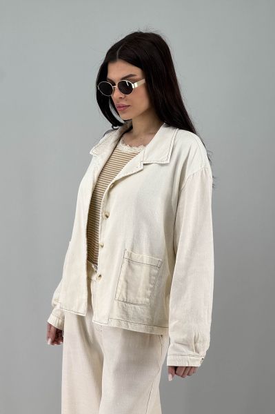 Дамско яке в бяло-крем