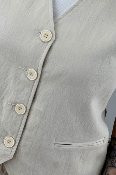 Дамски елек в екрю