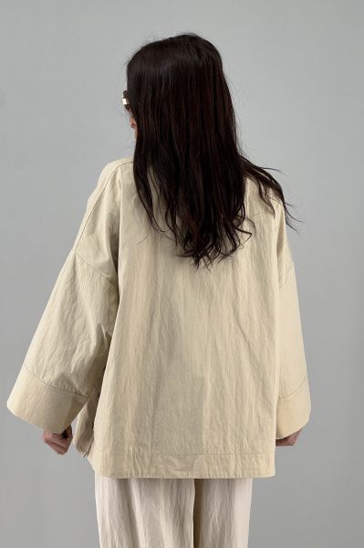 Дамско яке в екрю