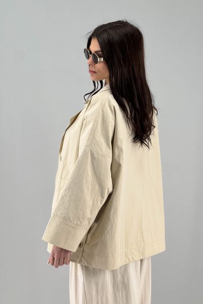 Дамско яке в екрю