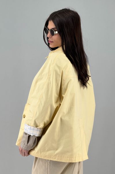 Дамско яке в светло жълто