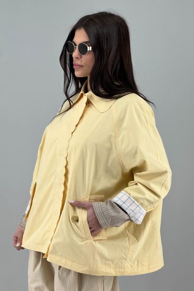 Дамско яке в светло жълто