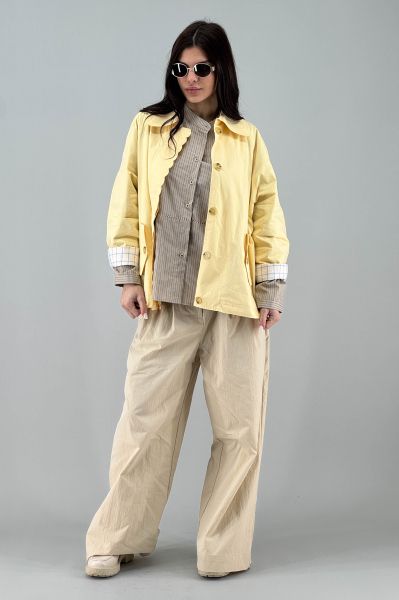 Дамско яке в светло жълто