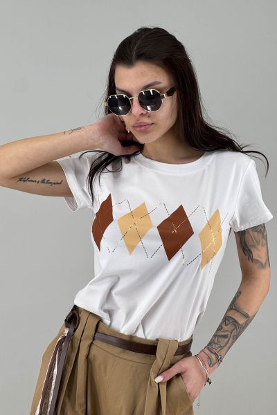 Дамска тениска в бяло