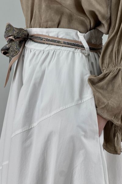 Пола в бяло