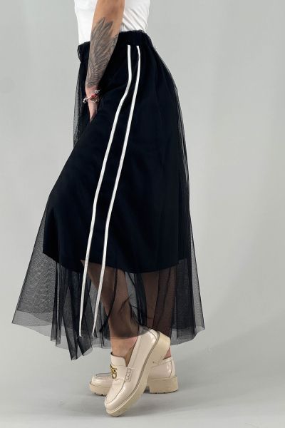 Тюлена пола в черно