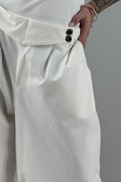 Дамски панталон в бяло-крем