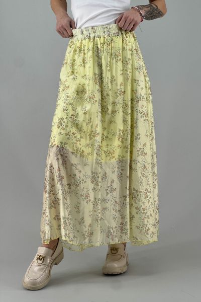 Пола в жълто