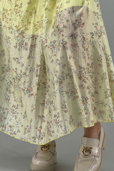 Пола в жълто