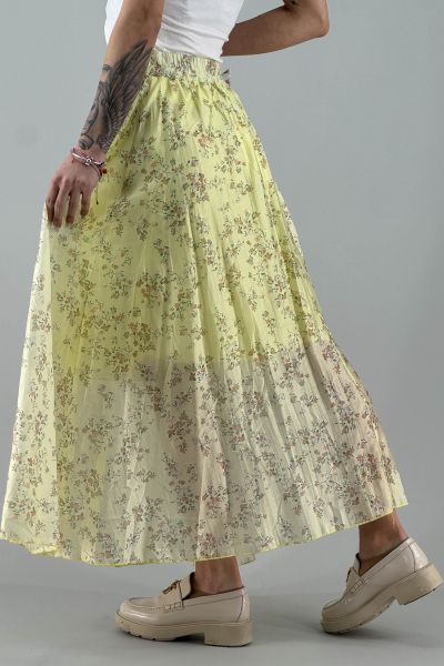 Пола в жълто