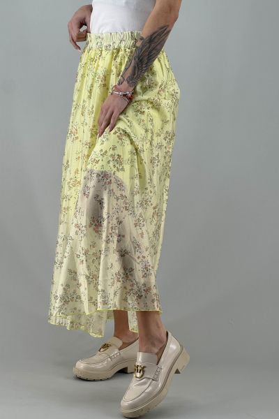 Пола в жълто