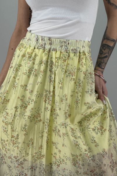 Пола в жълто