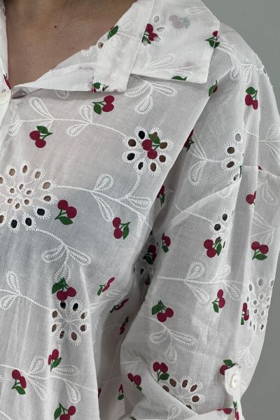 Дамска риза в бяло