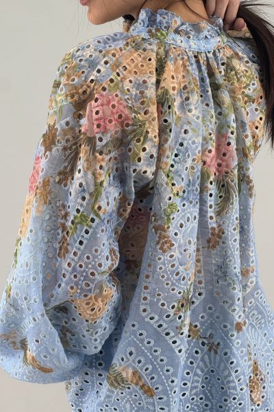 Дамска риза в светло синьо