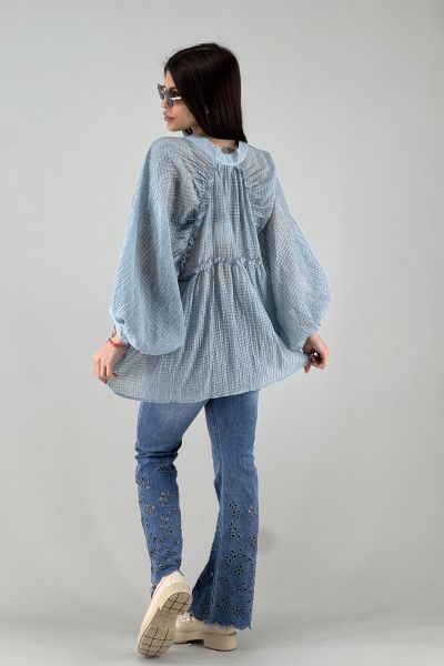 Дамска риза в светло синьо