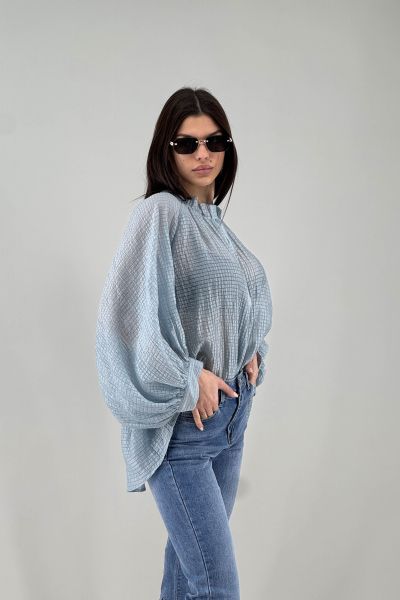 Дамска риза в светло синьо