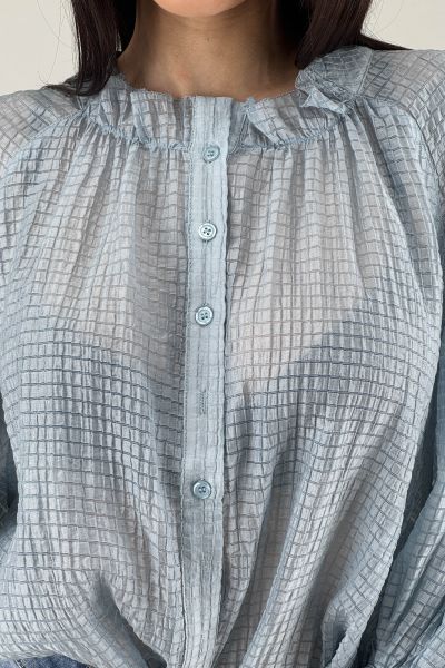 Дамска риза в светло синьо