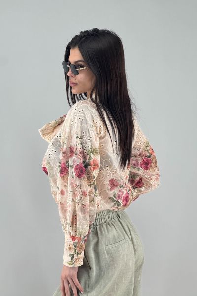 Дамска риза в екрю с цветя