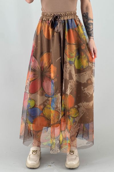 Тюлена пола в кафяво