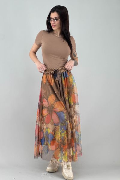 Тюлена пола в кафяво