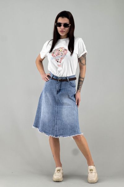 Дамска тениска в бяло