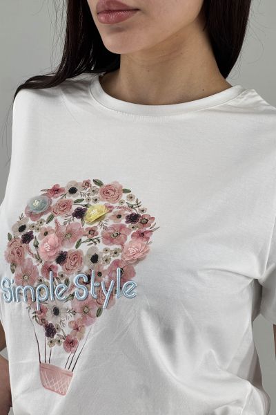 Дамска тениска в бяло