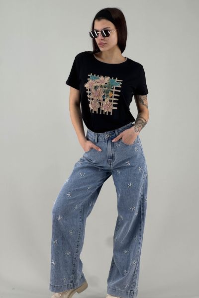 Дамска тениска в черно