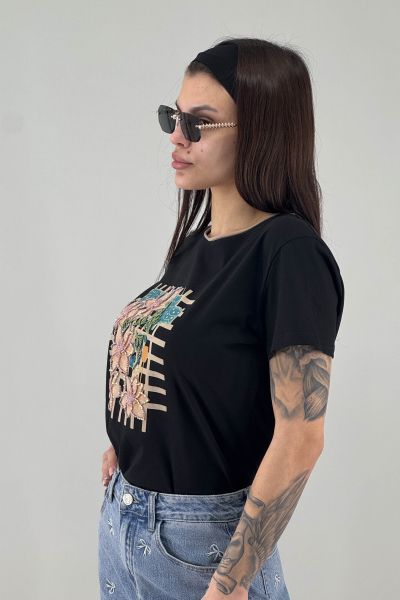 Дамска тениска в черно