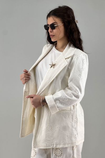 Дамско сако в бяло