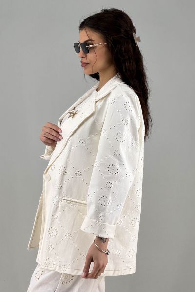 Дамско сако в бяло