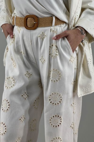 Дамски панталон в бяло