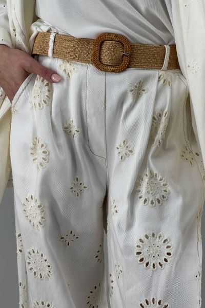 Дамски панталон в бяло